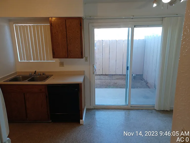 202 W Dakota Ave #108 — Photo 5