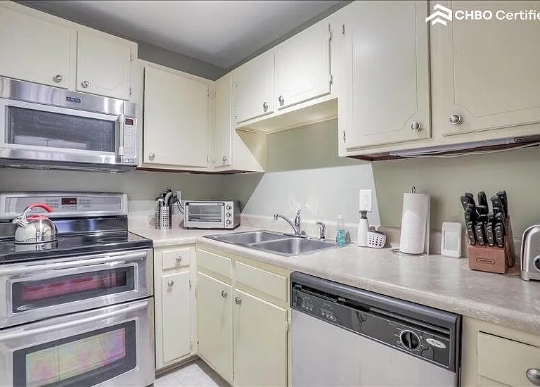 Convenient Modern Kitchen, Induction Cooktop, All Stainless