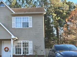 962 W Pueblo Dr, Jacksonville, NC 28546