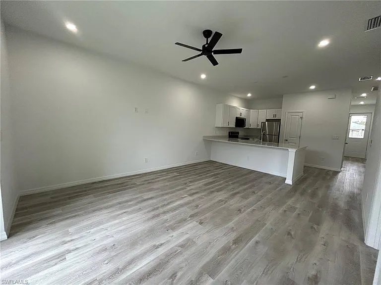455 Bell Blvd S #1 — Photo 4