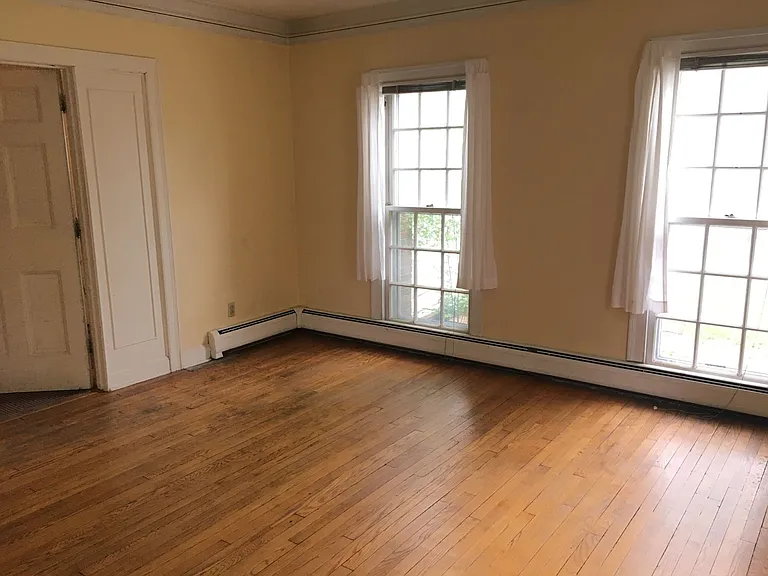 637 E Gorham St — Photo 22