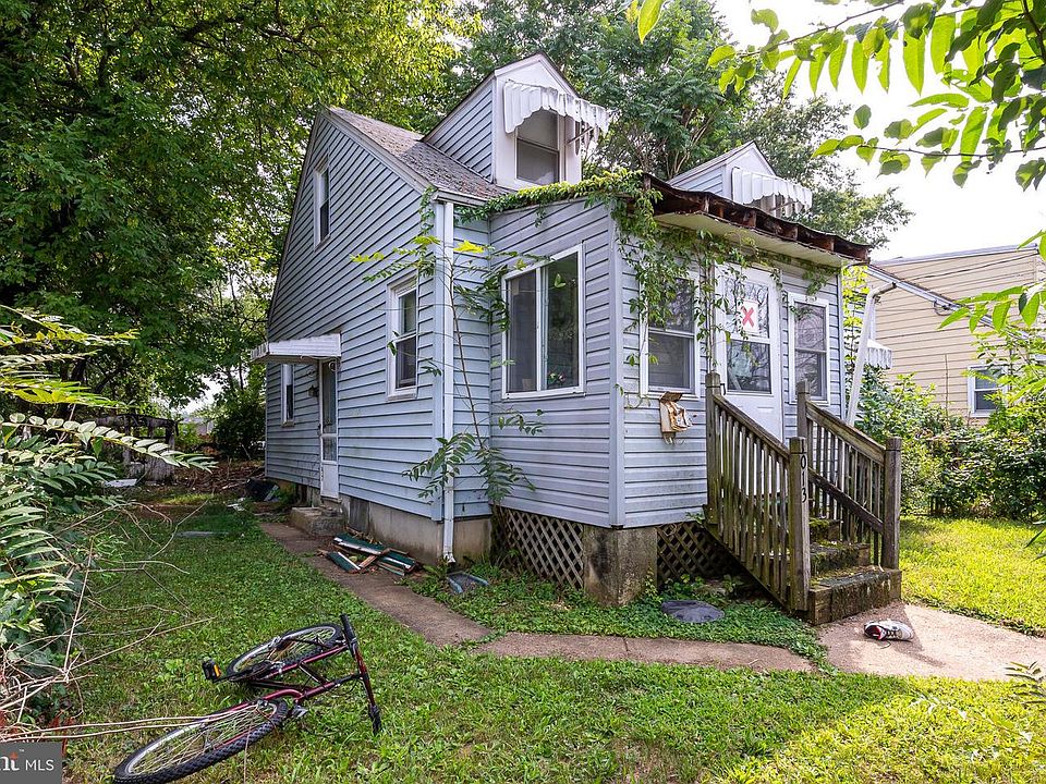 2nd image of 1013 Monroe St