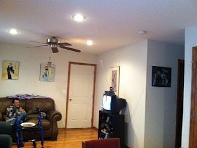 4th image of 1931 S Claremont Ave