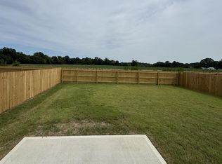 613 Sturgeon St, Smithfield, NC 27577