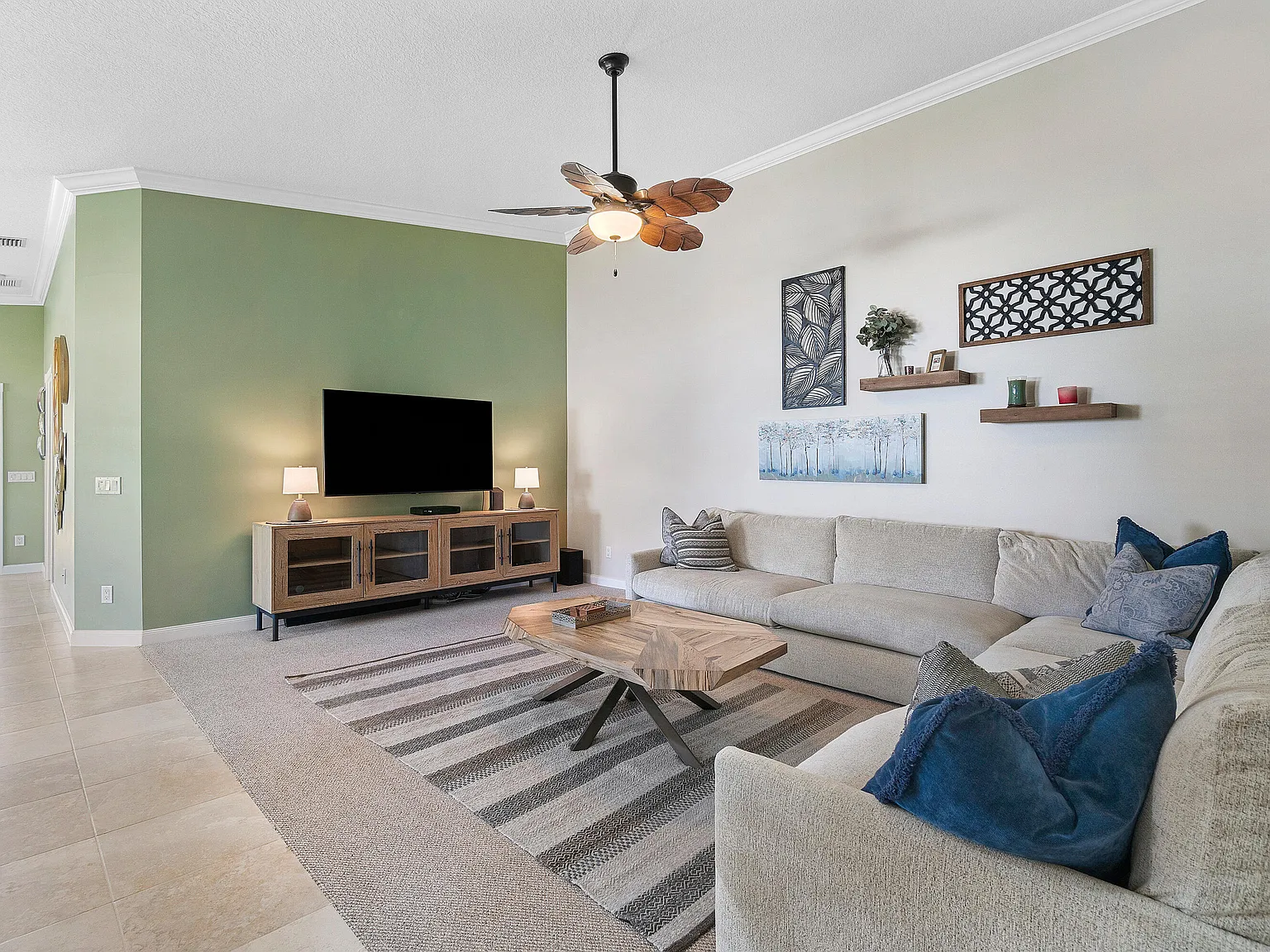 2 bed, 2.0 bath, 1526 sqft, $5,500 — Photo 3