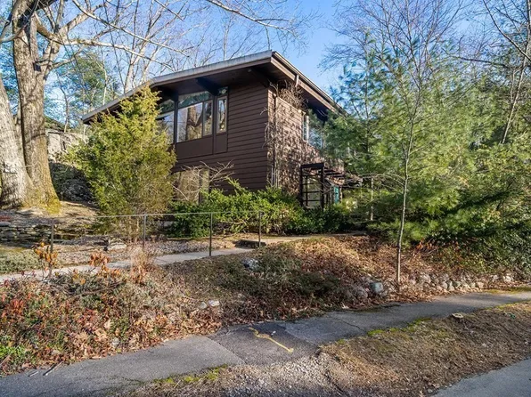 34 Bellingham Rd, Brookline, MA 02467