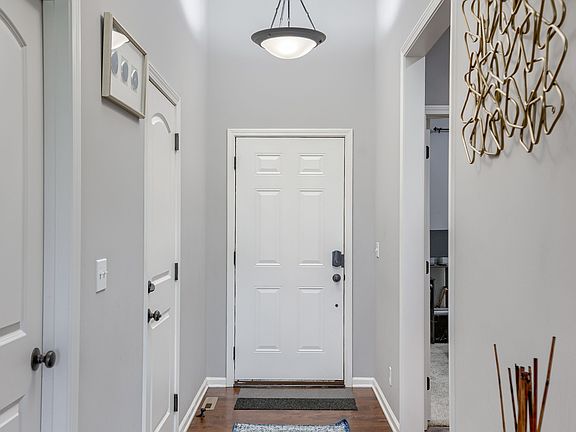 2nd image of 15523 Valley View Dr