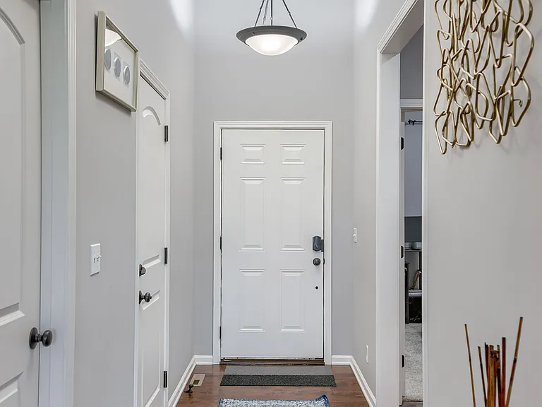 15523 Valley View Dr — Photo 2