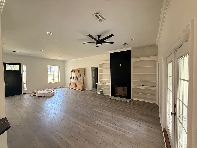 124 Sheryl Ct — Photo 4