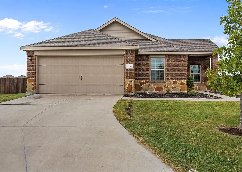 1st image of 209 Gallop Ct