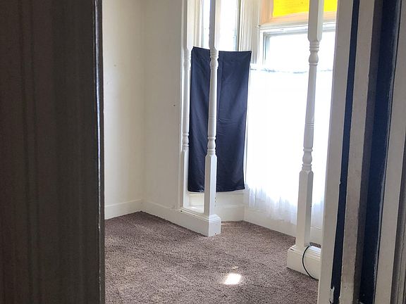 1F Bay window nook in BDRM