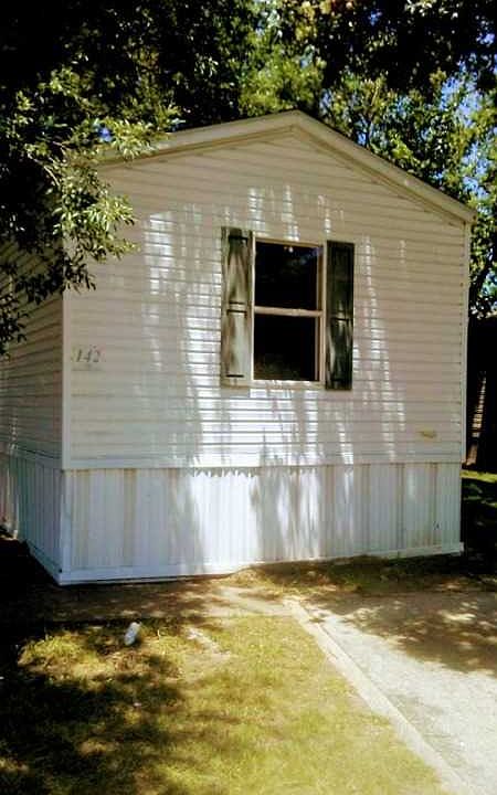 2nd image of 1303 Orchard Ln