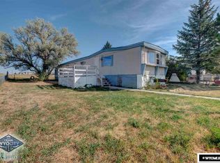 2440 Prairie Ln, Bar Nunn, WY 82601