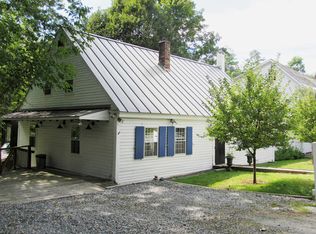 37 Dover Rd, Newfane, VT 05345