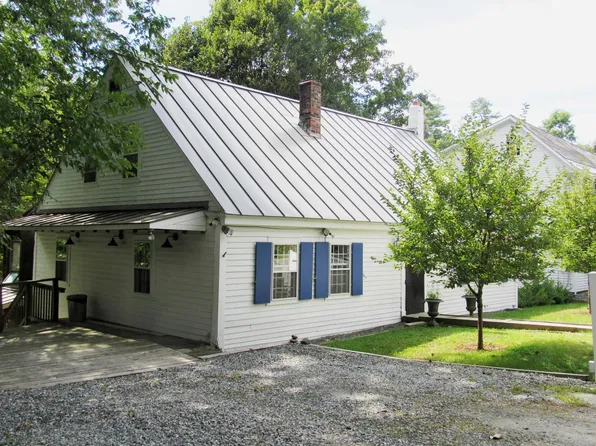 37 Dover Road, Newfane, VT 05362