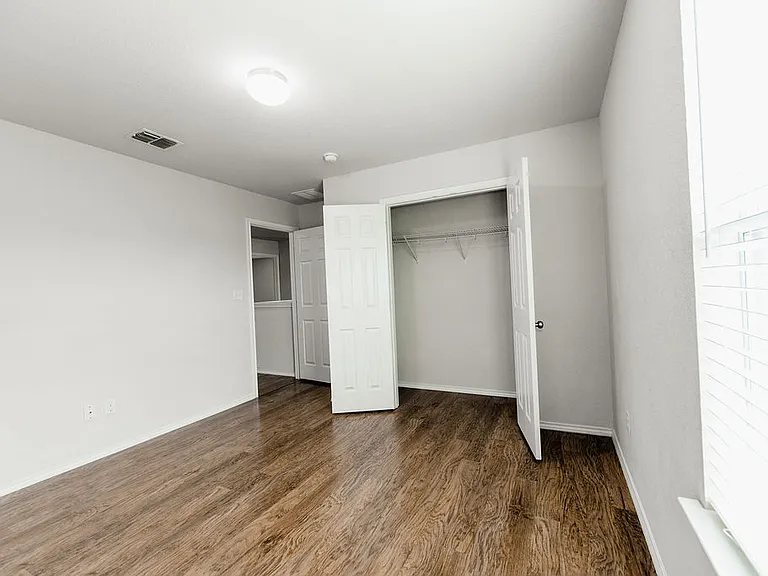 24370 Invitation Oak — Photo 33
