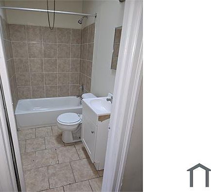 3rd image of 1591 E Hunting Park Ave