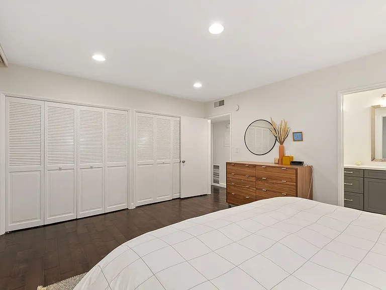 11970 Montana Ave #117 — Photo 13