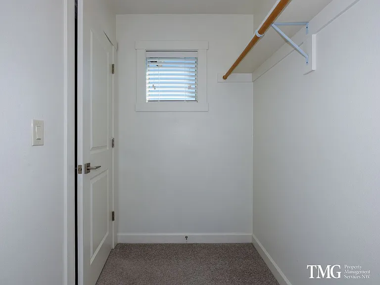 5605 NE 58th Way — Photo 6