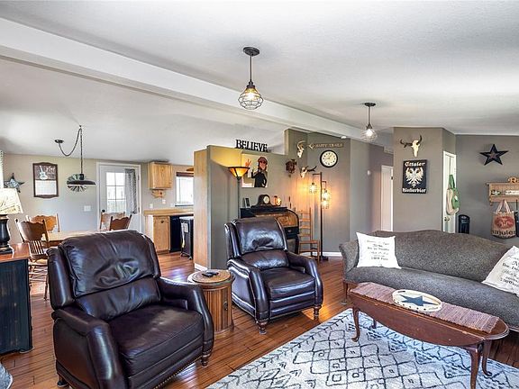 4th image of 710 Oakwood Dr