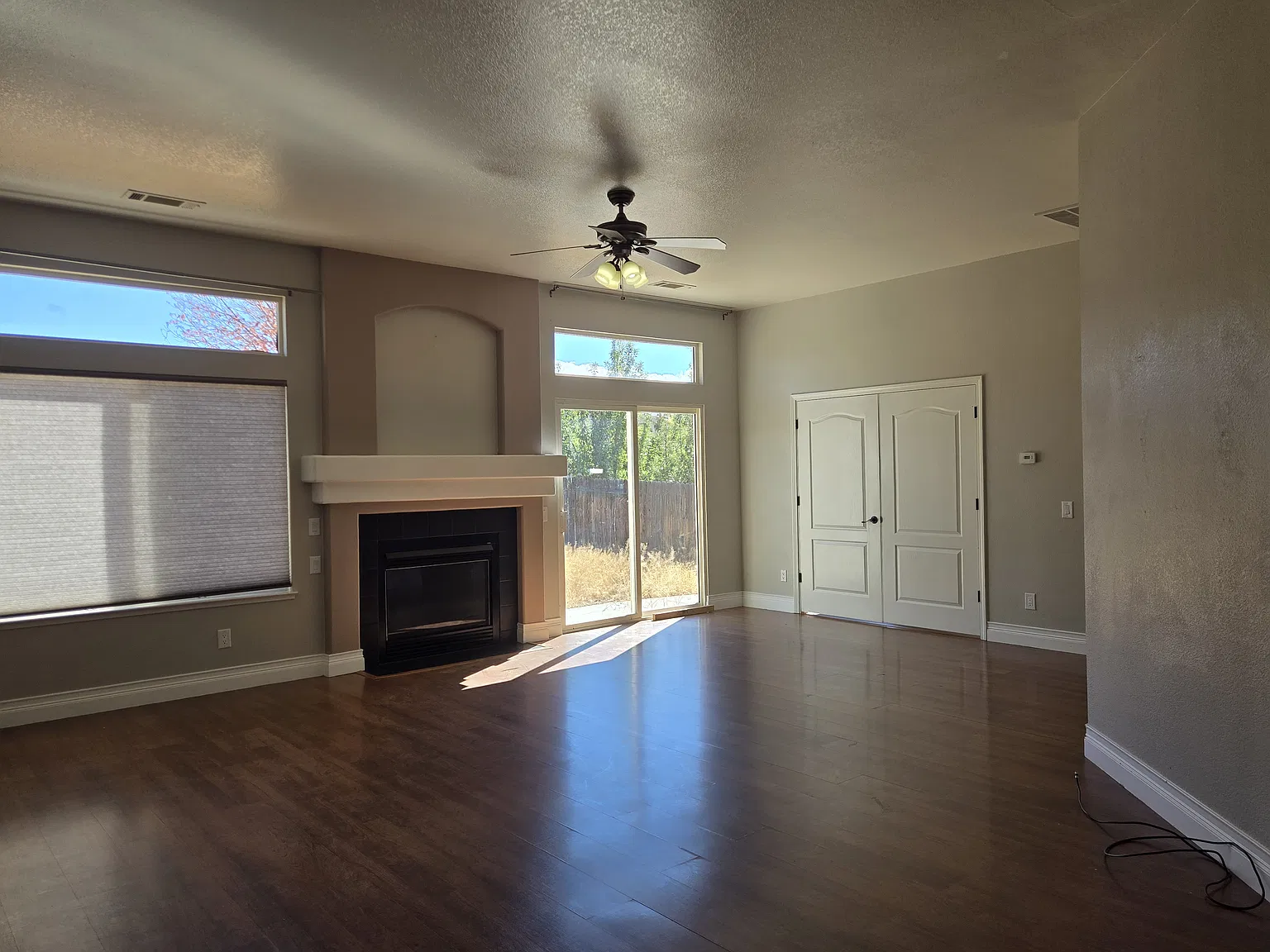 3 bed, 1572 sqft, $2,200 — Photo 3