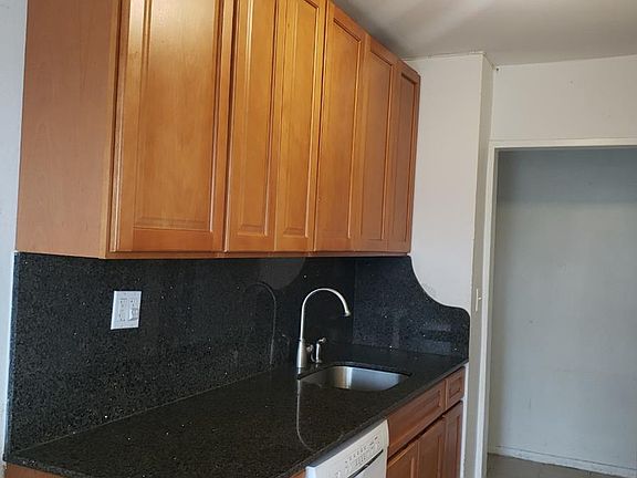 5th image of 448 Neptune Ave APT 20D
