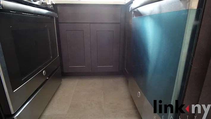 Rented by Link NY Realty | media 42