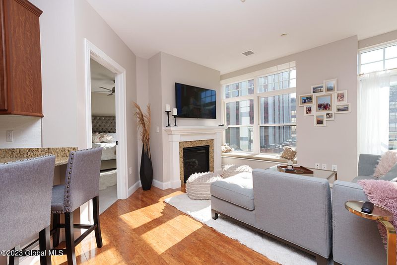 5th image of 17 Chapel Street #304