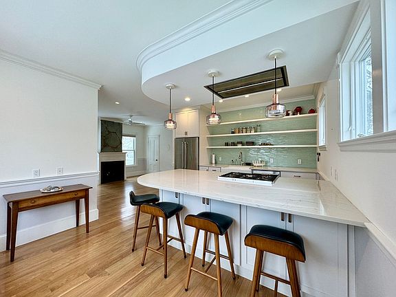 4th image of 109 Glenwood Ave #2
