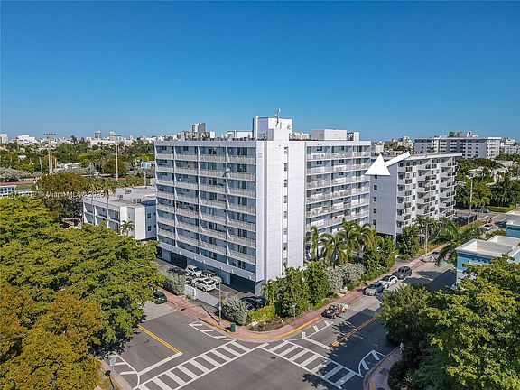 4th image of 1045 10th St APT 701