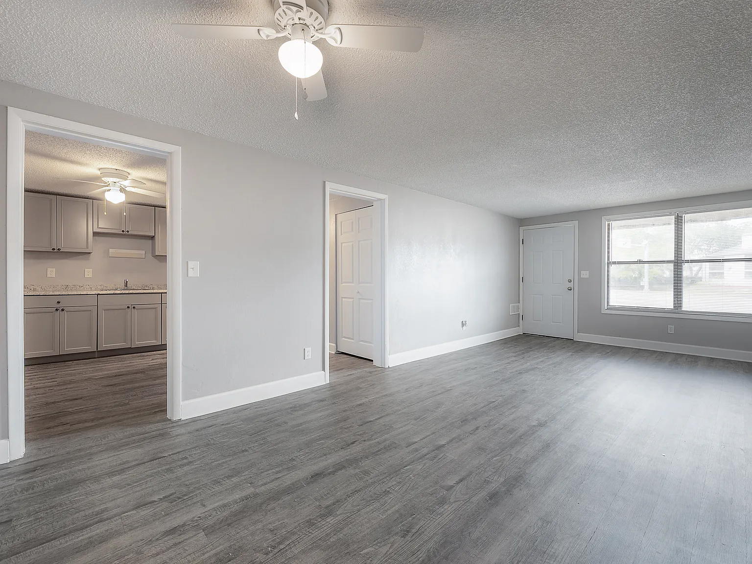 2 bed, 900 sqft, $1,450 — Photo 1