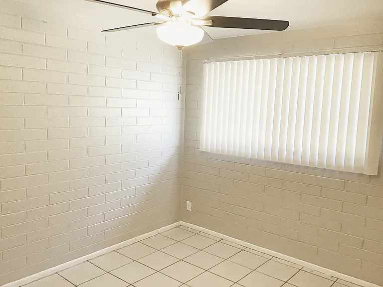 7012 N 76th Ave #1 — Photo 22