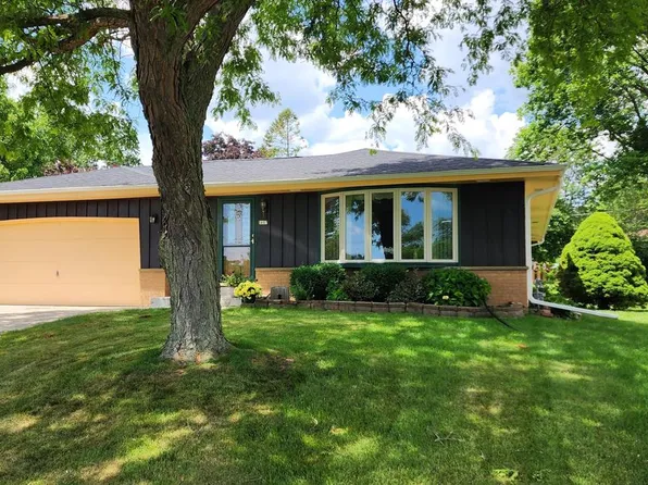 7607 South Clement AVENUE, Oak Creek, WI 53154