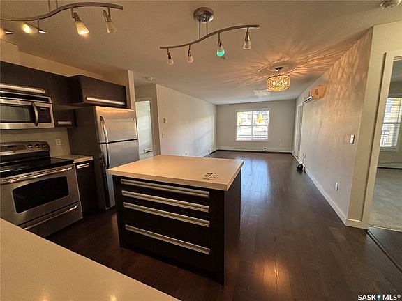 5th image of 211 Ledingham Street #105