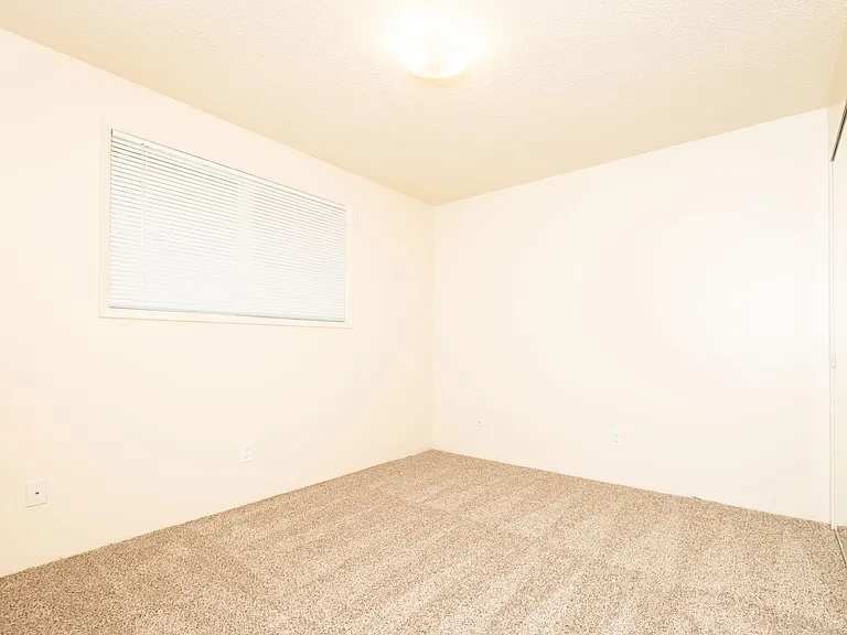 4645 SE King Rd — Photo 10