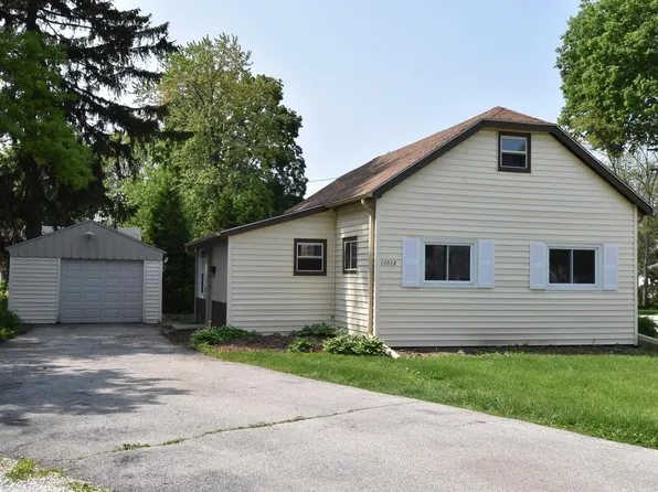 11013 West Parnell AVENUE, Hales Corners, WI 53130