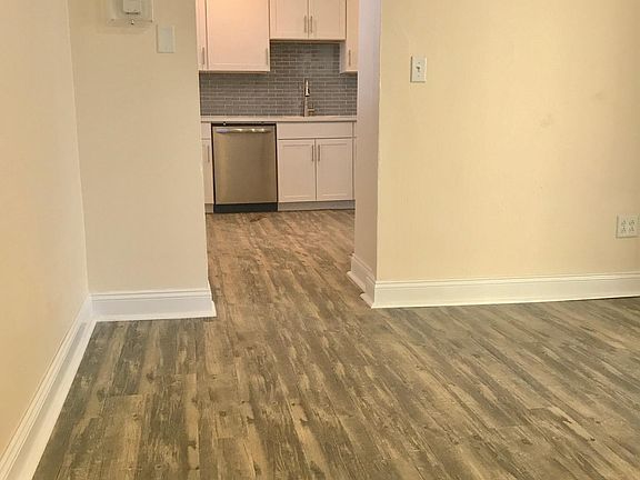 5th image of 412 Hawley Ave