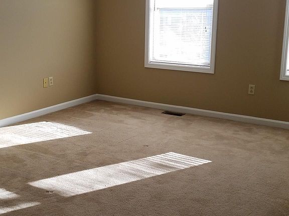 3rd image of 1028 Brandy Ln APT 8