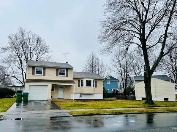 16 Outcalt Rd #1, Edison, NJ 08817