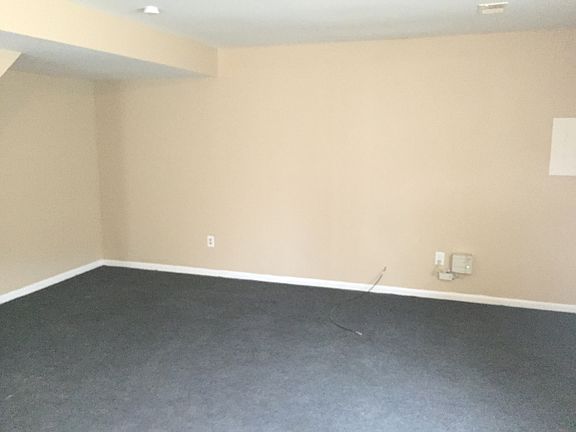 4th image of 327 E Chestnut St APT 5