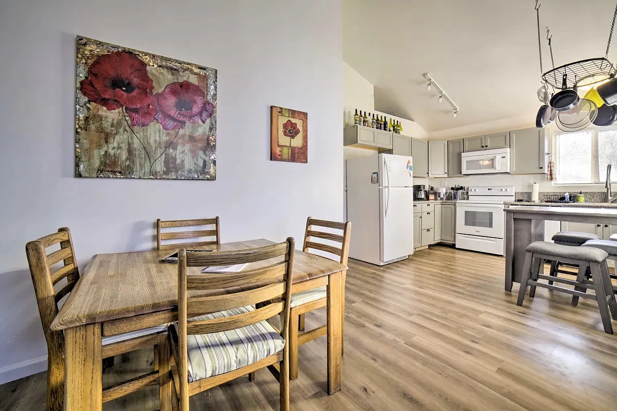 2 bed, 1230 sqft, $2,300 — Photo 4