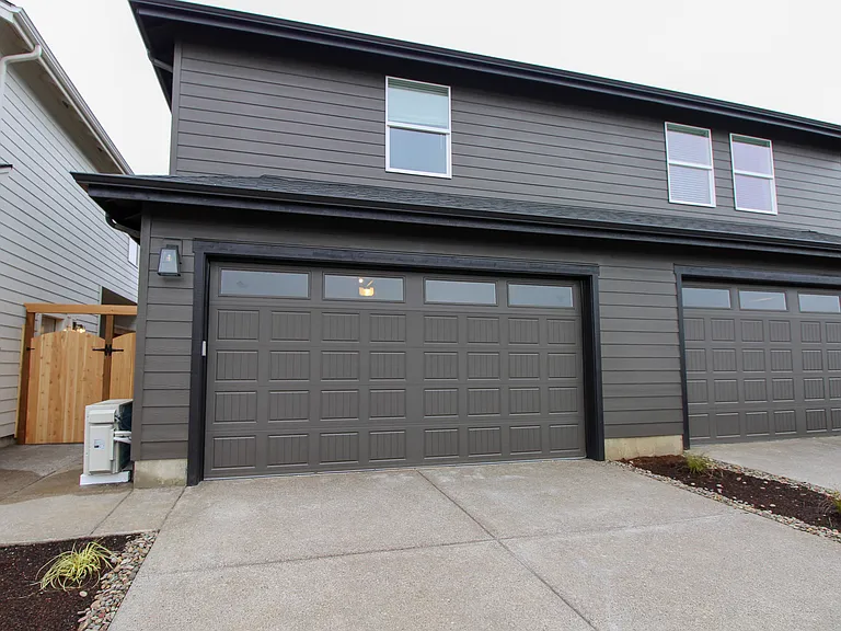 1684 SE Barberry Ave — Photo 26