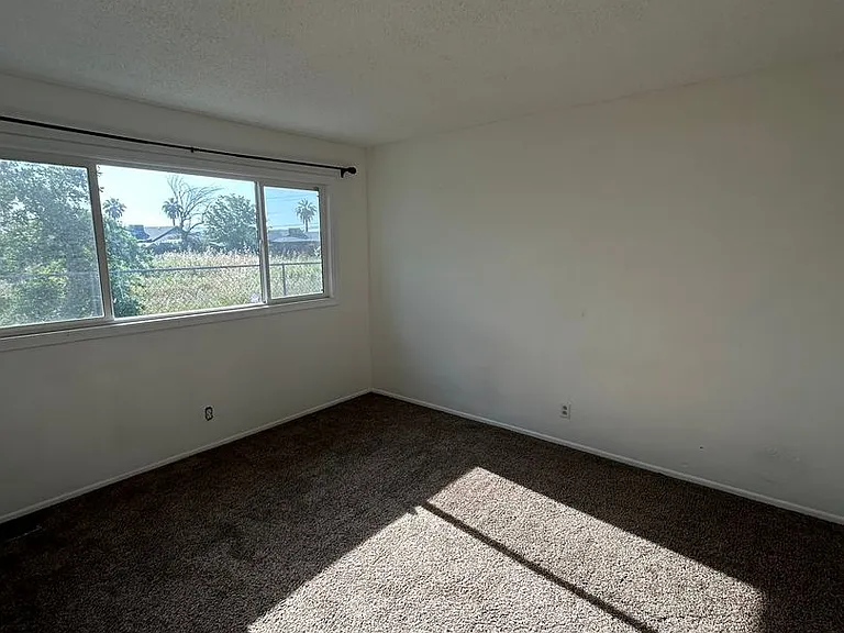 54 Grand Avenue — Photo 28