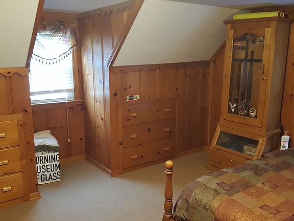 Upstairs Bedroom 1