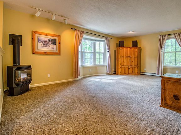 3rd image of 149 Stag Dr