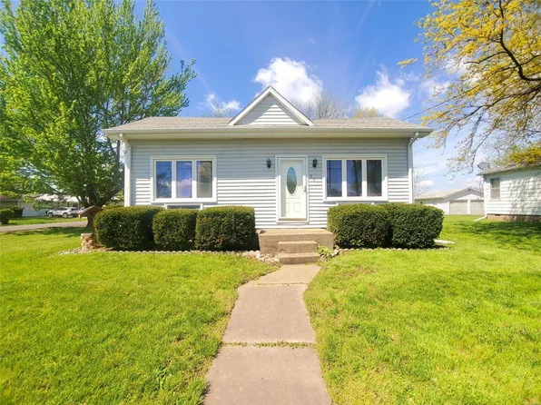 901 N 7th St, Canton, MO 63435