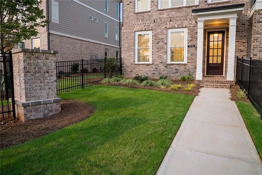 4 bed, 3.5 bath, 2164 sqft, $3,000 — Photo 2