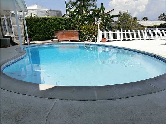 Private Swimming Pool 