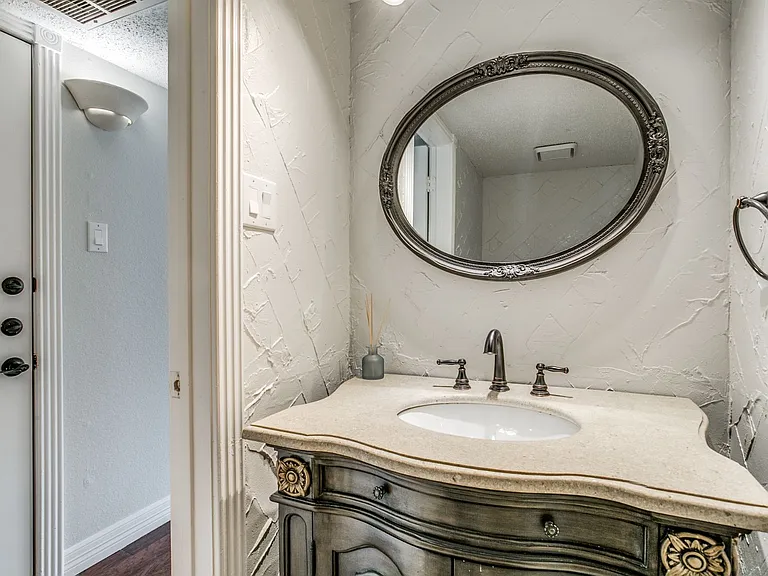 2204 Winslow Ct — Photo 13