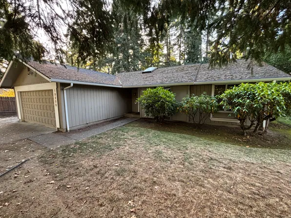 19200 SW Indian Springs Cir, Lake Oswego, OR 97035